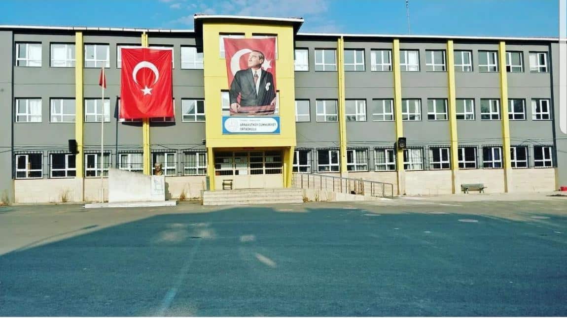 Arnavutköy Cumhuriyet Ortaokulu Fotoğrafı