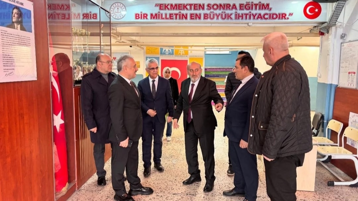 Strateji Geliştirme Genel Müdürü Sn. Ercan TÜRK ve Yatırım Daire Başkanı Sn. Abdullah YURDABAKAN Okulumuzda İncelemerde Bulundular